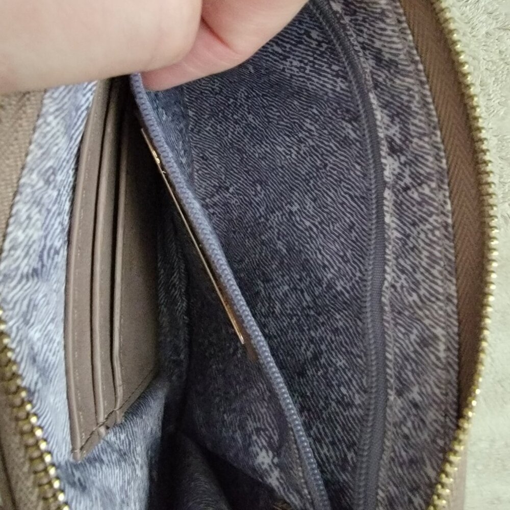 Antik Kraft Tasseled Wristlet Zip Around Mauve/Blush Vegan Leather - Picture 7 of 14